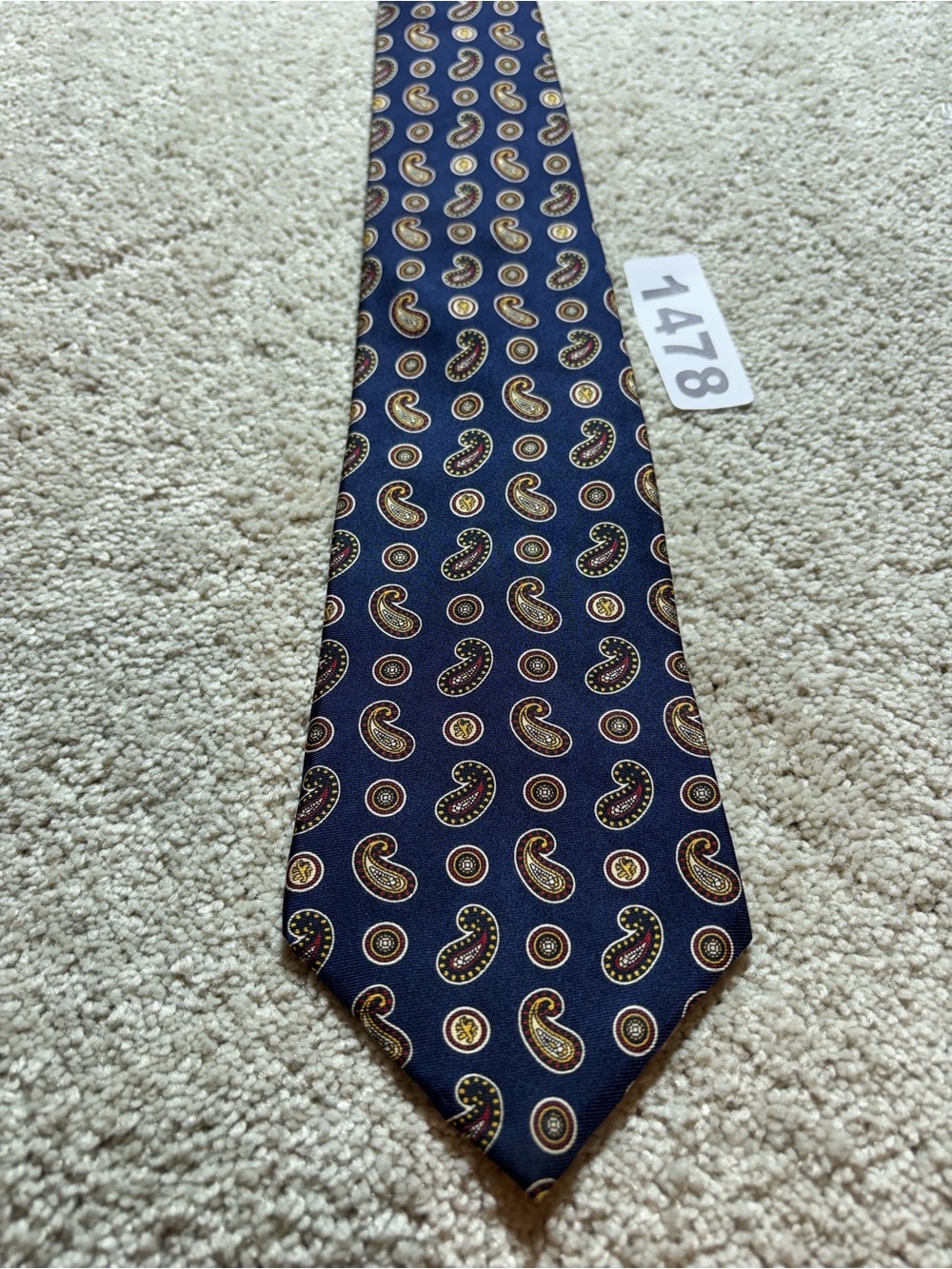 Tommy Hilfigerβ vintage paisley menβs tie